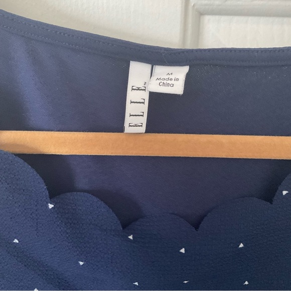 ELLE Sleeveless Shell Blouse, Size Medium - Picture 3 of 3